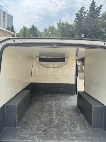 Ford Transit-12