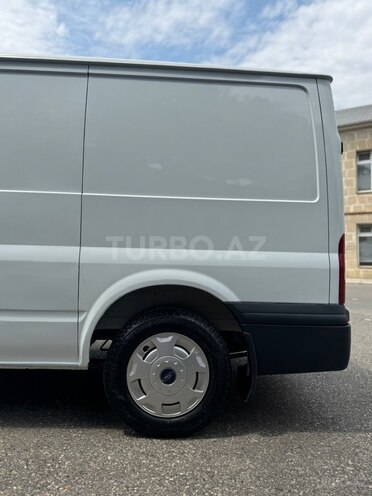 Ford Transit-9