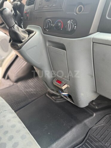 Ford Transit-15