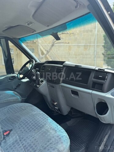 Ford Transit-14