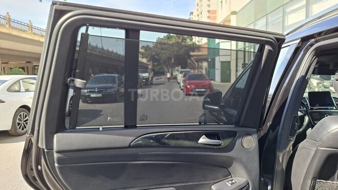 Mercedes GLS 500 4MATIC-23