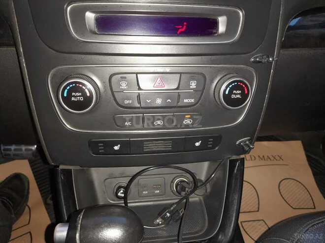 Kia Sorento-11