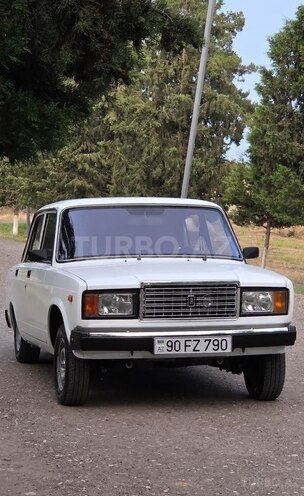 LADA (VAZ) 2107-1