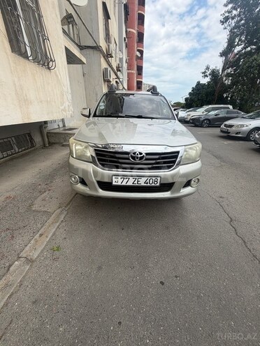 Toyota Hilux-1