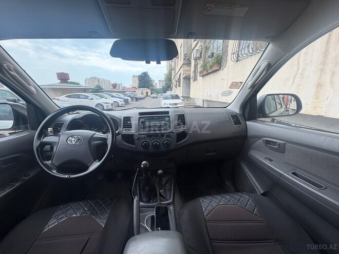 Toyota Hilux-5
