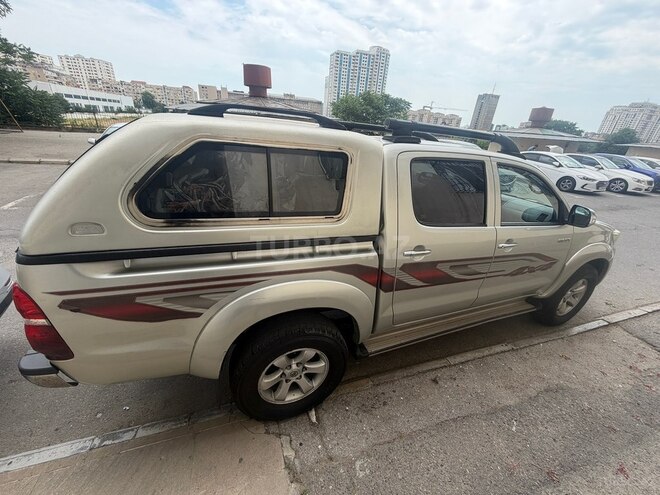 Toyota Hilux-4