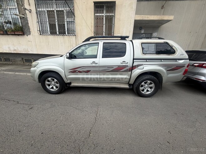 Toyota Hilux-3