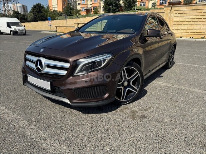 Mercedes GLA 200-1