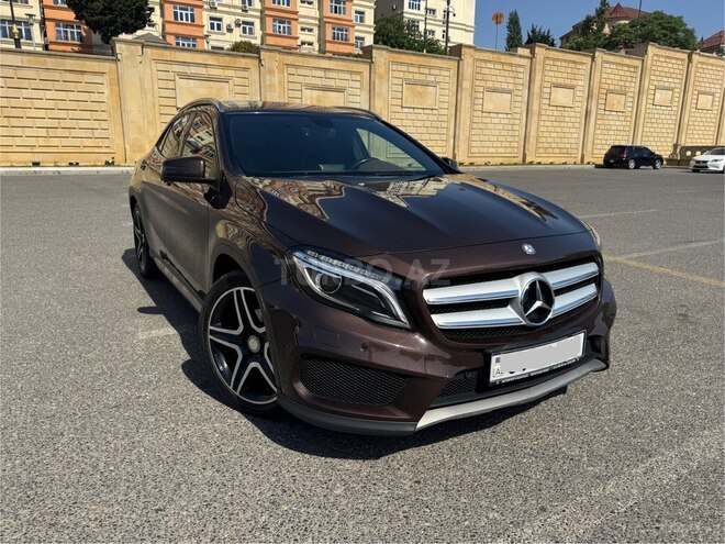 Mercedes GLA 200-2