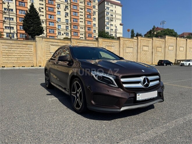 Mercedes GLA 200-3