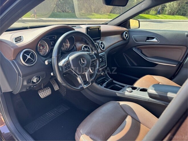 Mercedes GLA 200-8
