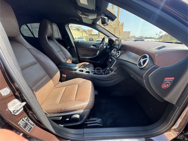 Mercedes GLA 200-9