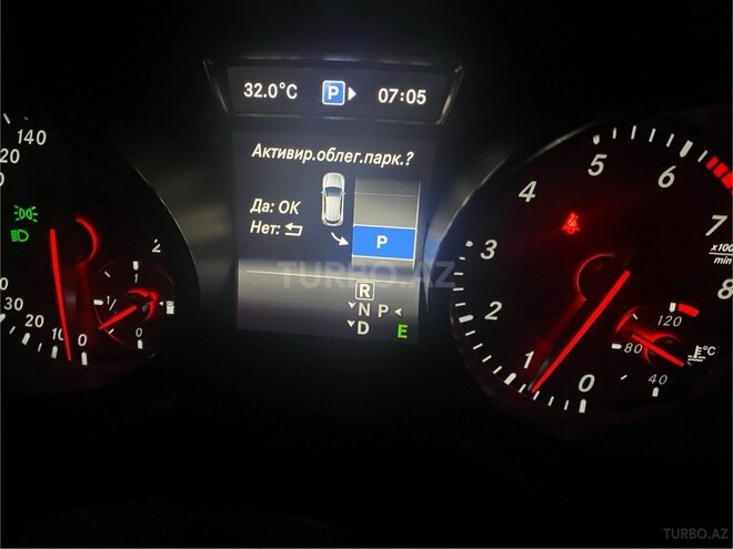 Mercedes GLA 200-12