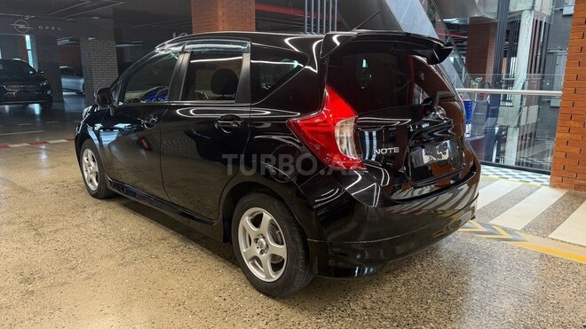 Nissan Note-7