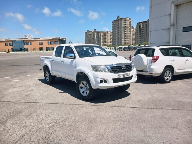 Toyota Hilux-3