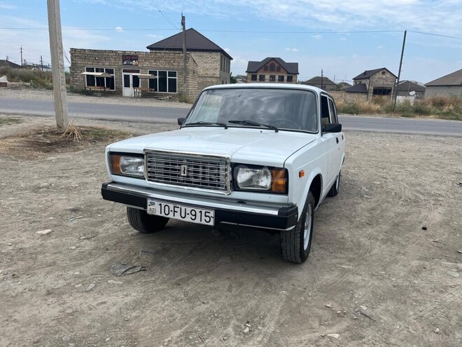 LADA (VAZ) 2107-1