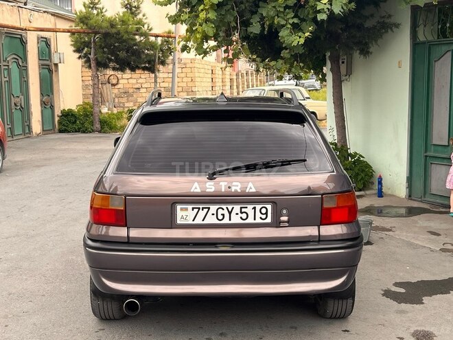 Opel Astra-4