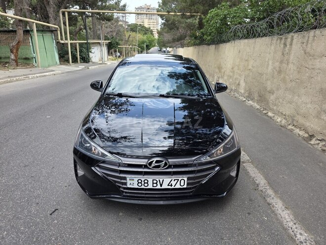 Hyundai Elantra-1