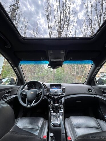Chevrolet Cruze-17