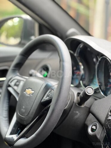 Chevrolet Cruze-15