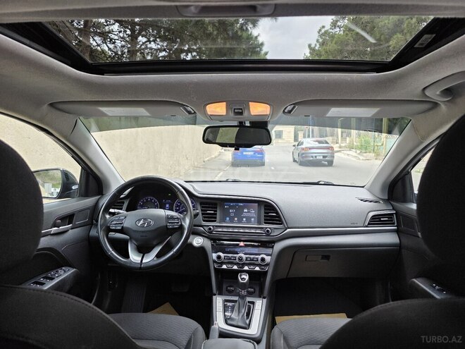 Hyundai Elantra-3