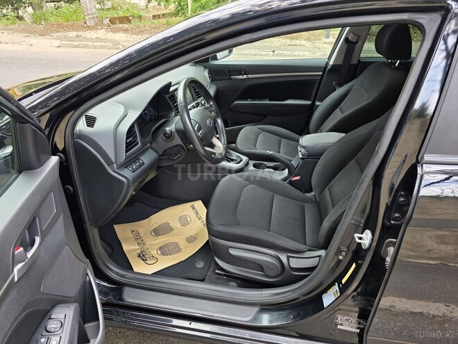 Hyundai Elantra-4