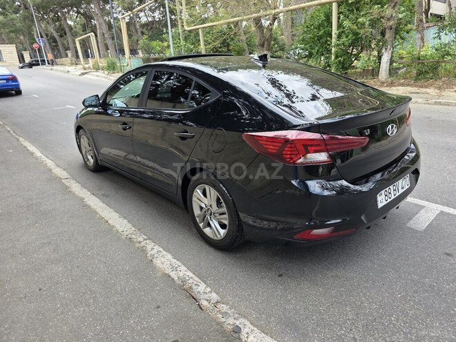 Hyundai Elantra-8