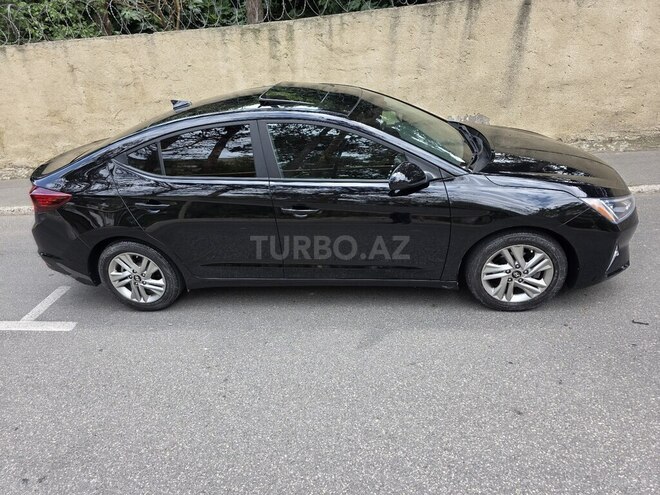 Hyundai Elantra-7