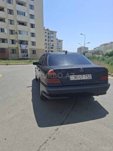 Mercedes C 230-17