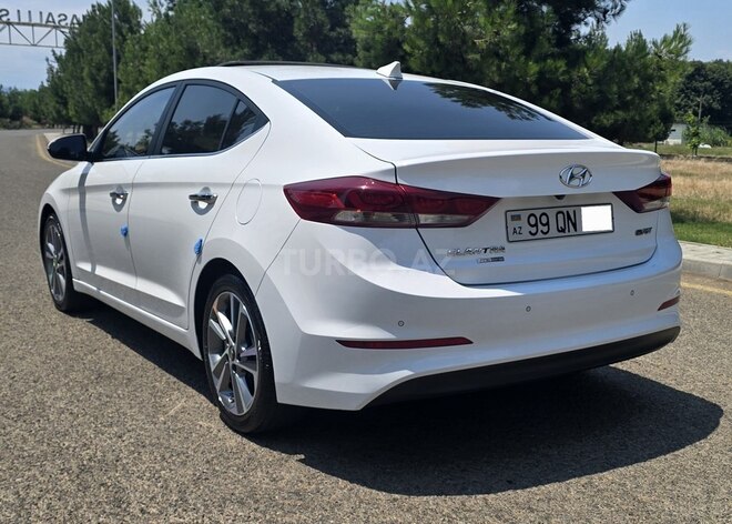 Hyundai Avante-5