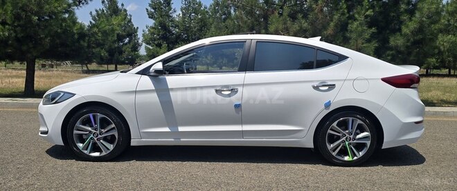 Hyundai Avante-4