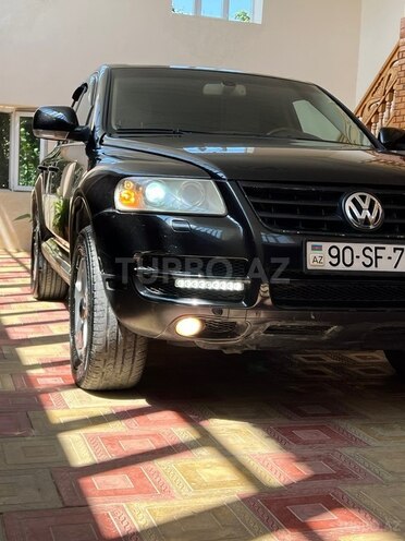 Volkswagen Touareg-1