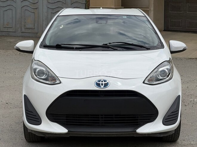 Toyota Aqua-2