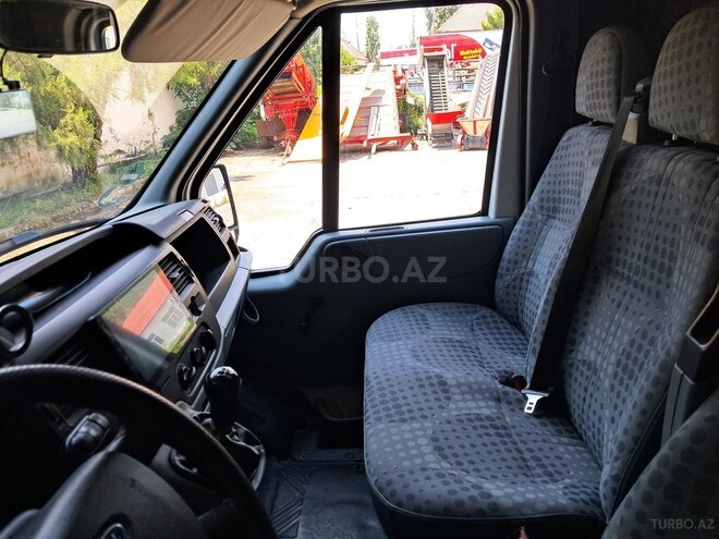 Ford Transit-6