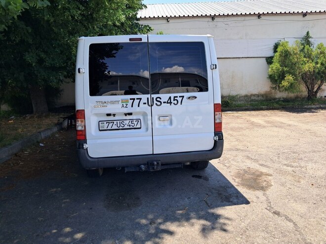 Ford Transit-2