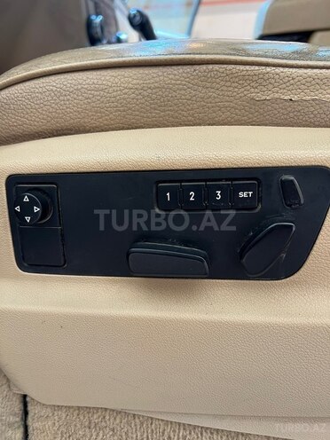 Volkswagen Touareg-13