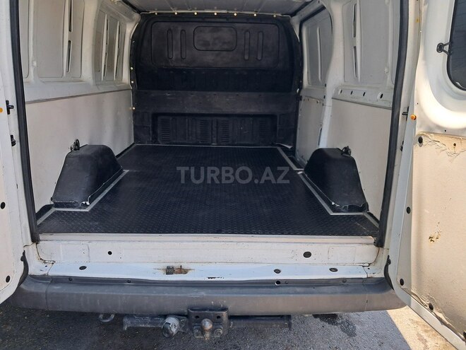 Ford Transit-9