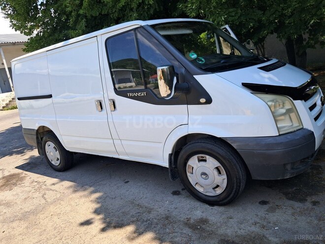 Ford Transit-15