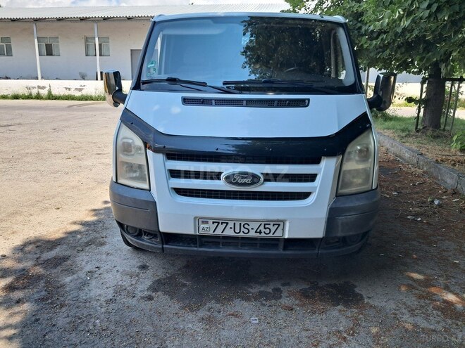 Ford Transit-1