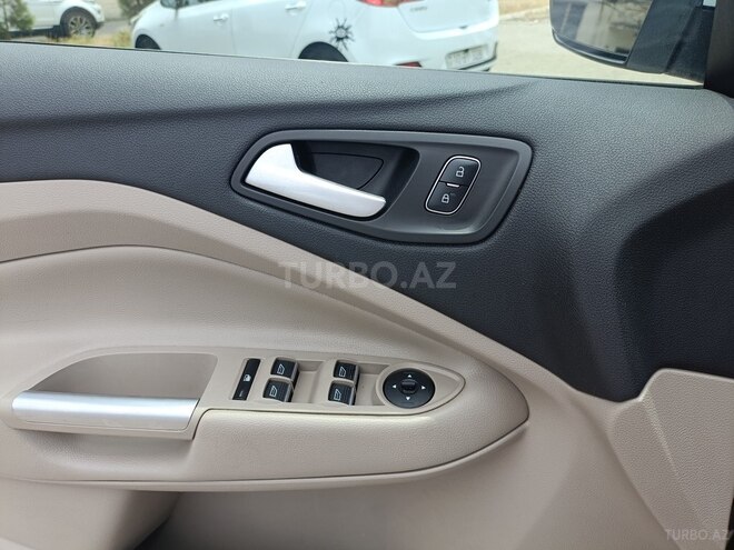 Ford Escape-9