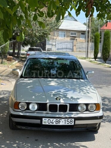 BMW 520-1