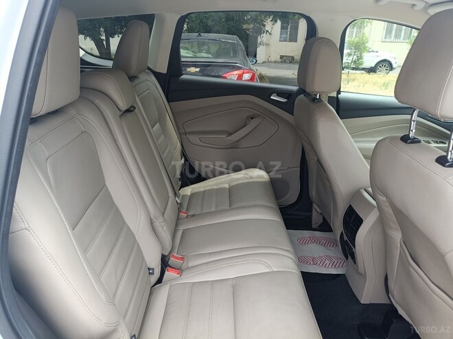 Ford Escape-13