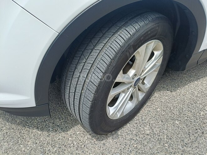 Ford Escape-12