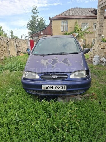 Ford Galaxy-1