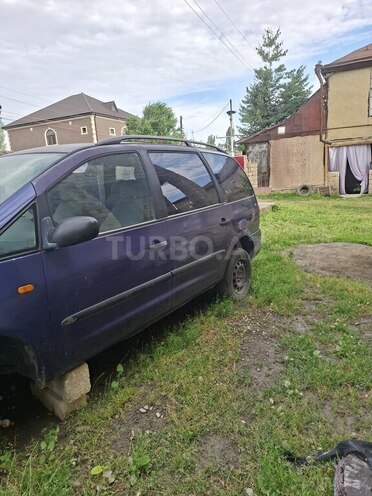 Ford Galaxy-2