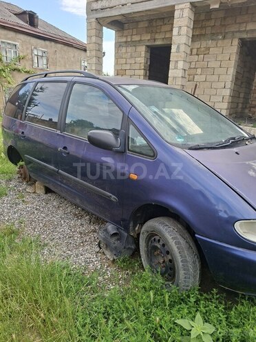 Ford Galaxy-4