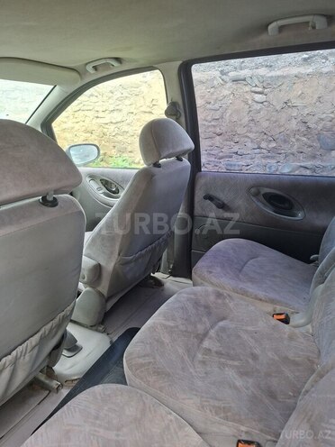 Ford Galaxy-5