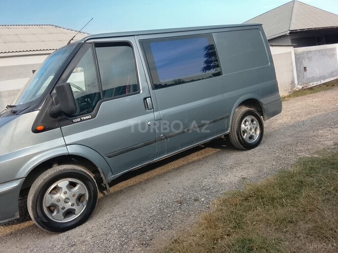 Ford Transit-2