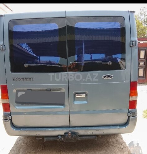 Ford Transit-10