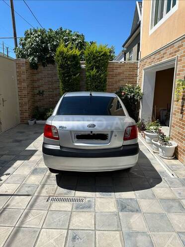 Kia Rio-2